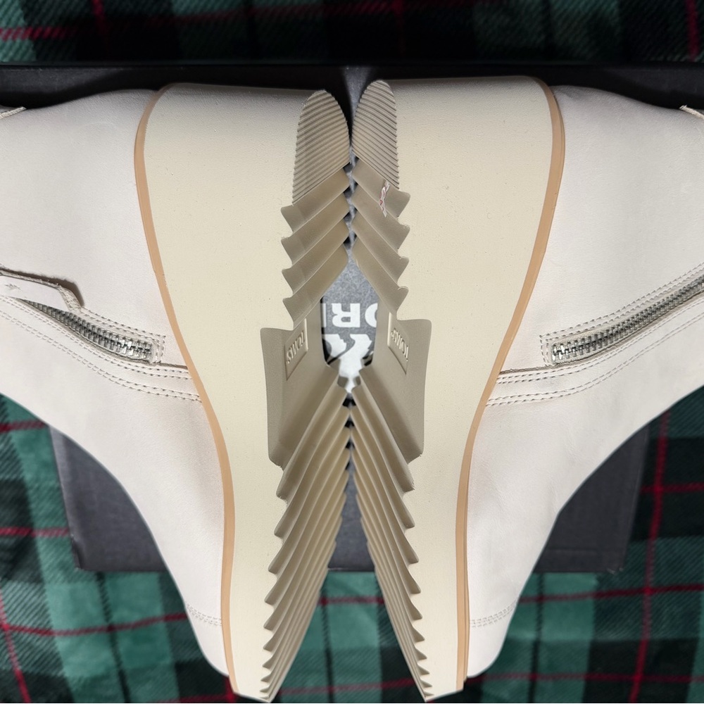 TOMS Maude Wedge Cream Ankle Bootie - Picture 3 of 10